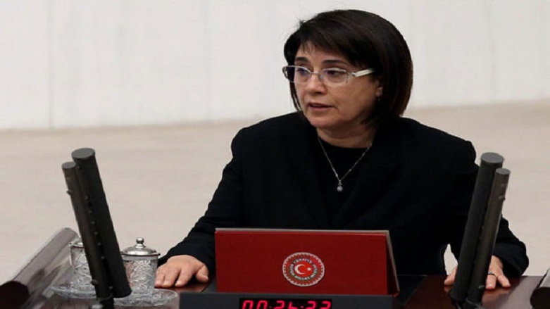 Leyla Zana'dan içtüzük açıklaması: Yemin metni darbe ürünü